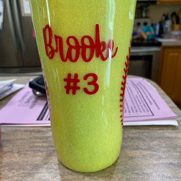 20 oz softball mom tumbler - Picture 3 of 3